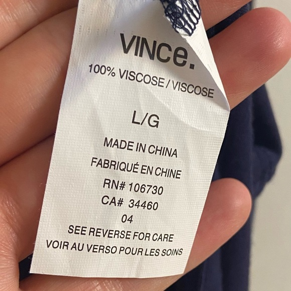 Vince Tunic Top Large Navy Blue Lightweight Pullover - Picture 7 of 7